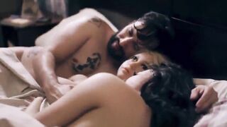 partie a trois avec une doll