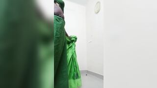 Tamil wife remove saree