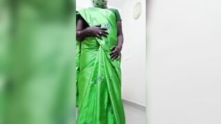 Tamil wife remove saree