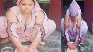 Pakistani House Wife atta gundhty hue Sex