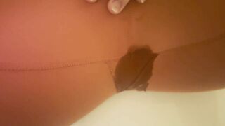 First Morning Piss In Leggings